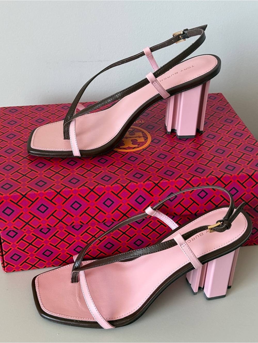 Tory Burch T Stamp Heel 
Like New! - Picture 2 of 7